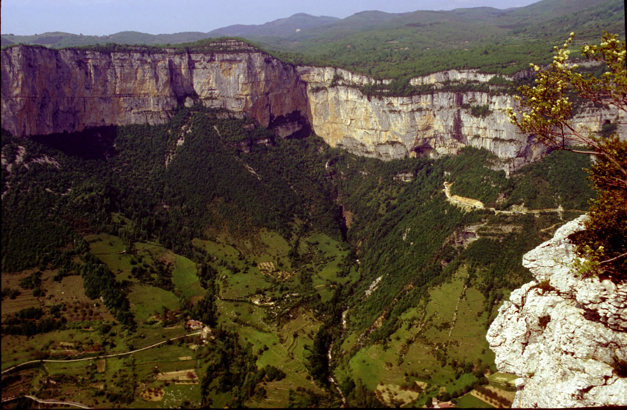À la découverte de la Préhistoire dans le Vercors Nord - Visites guidées par Régis Picavet & Pierre Bintz